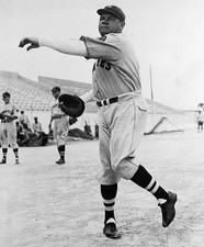 Babe Ruth Warming Up At The Spring Traing Camp 1935 Old Baseball Photo