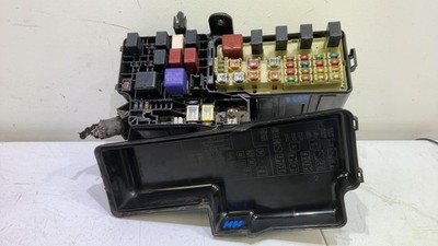 2000-2003 LEXUS ES300 Engine Fuse Relay Box Compartment Used OEM