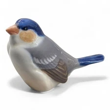 Vintage 1960s Royal Copenhagen Porcelain Blue Finch Bird #1040 Figurine Denmark