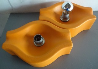 Zwei 70er Jahre Wandlampen Ufo Sputnik Design PVC