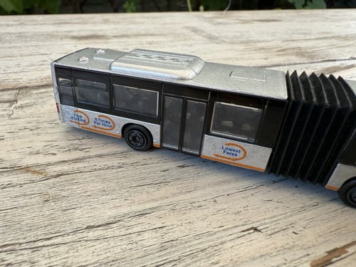 Majorette Man Lion's City Bus Line 3 - Gray - Scale 1/110 (5.7") - Picture 9 of 13