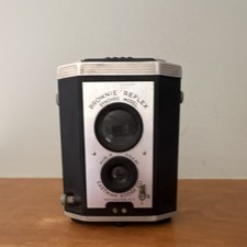 Vintage Brownie Reflex Synchro Model Black TLR Camera 127mm Film Untested