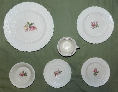 Copeland Spode's Jewel Moss Rose - Four 6-piece place settings - Red 24 pieces