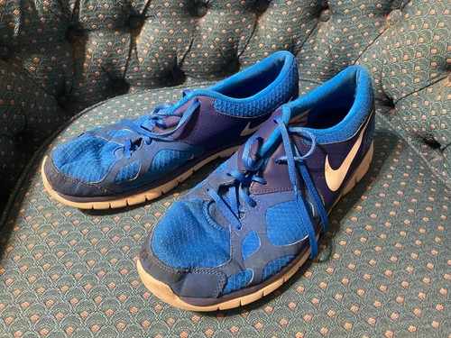 NIKE TRAINERS SNEAKERS TENNIS SHOES GYM 