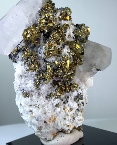 CALCITE CRISTALLI BIANCHI E CALCOPIRITE - PERÙ...CALCITE DIVENTA ROSA SOTTO LUCE UV - Foto 4 di 14