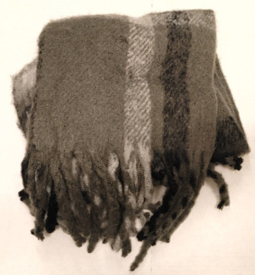 NEW Womens Steve Madden Scarf Black/Charcoal Plaid One Size