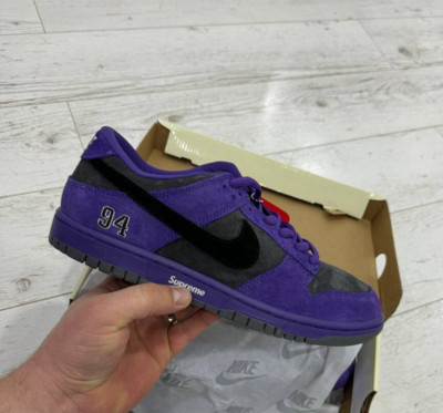 Size 9.5-Nike Supreme x Dunk SB Low Ink