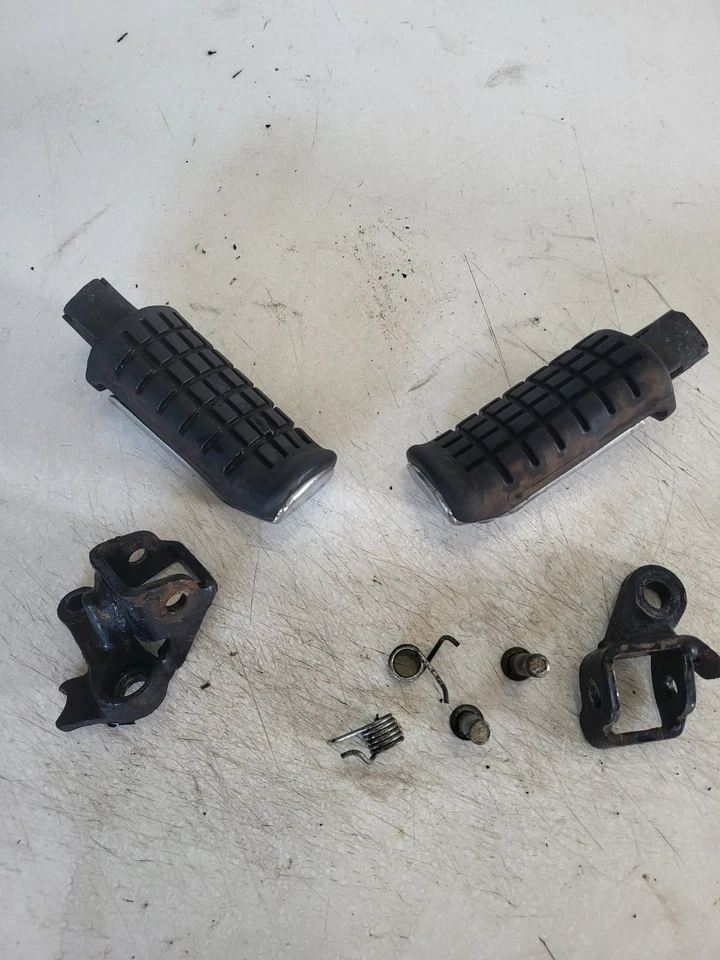 Honda Sabre Vf700 1985 estriberas y soportes para conductor Foto 2 de 4