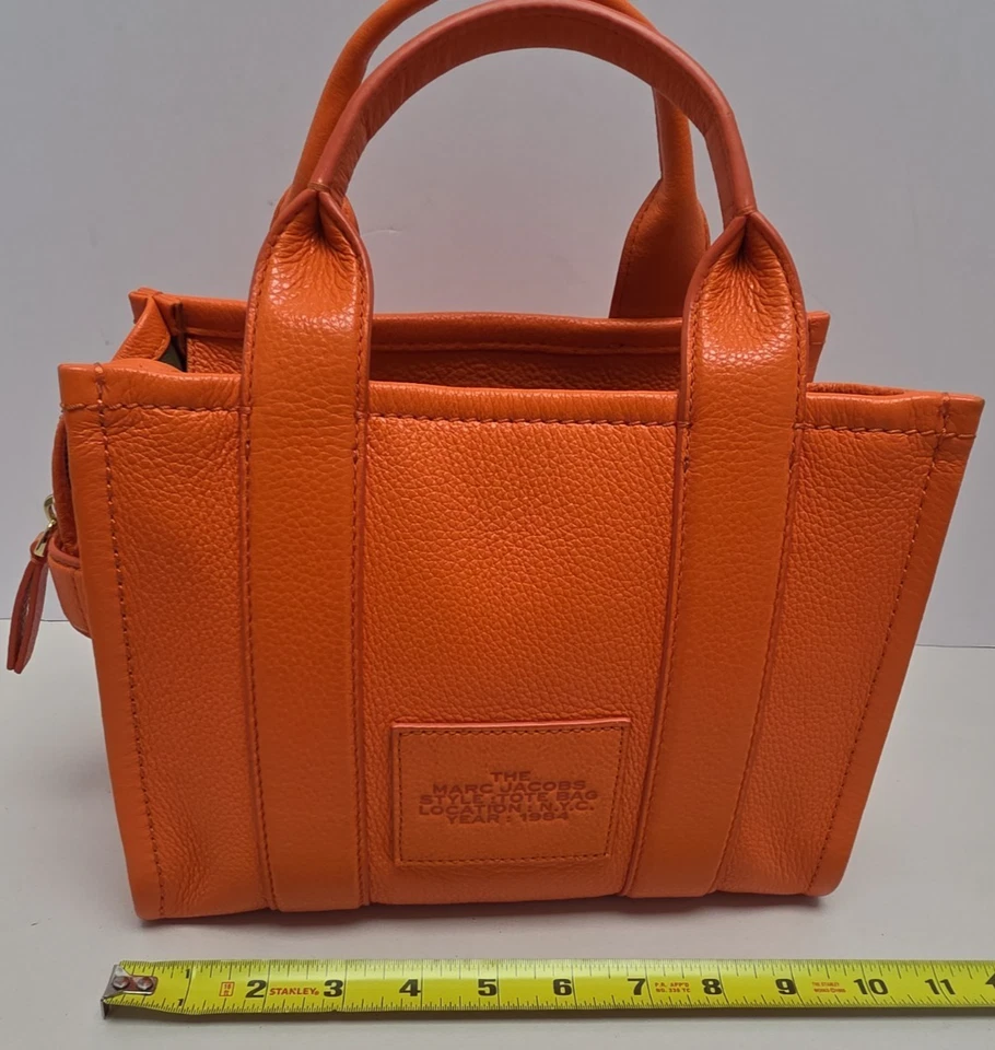 Bolso de Mano Marc Jacobs The Mini Cuero Naranja con Bolsa para el Polvo y Correa - Parece Nuevo Foto 2 de 4