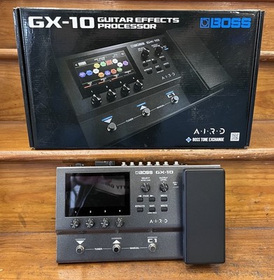 Boss GX-10 Multieffektpedal mit Boss BT-Dual Bluetooth Adapter