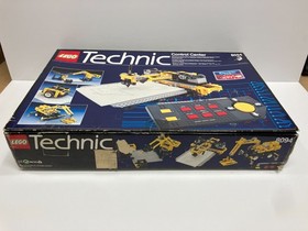 Lego Technic: Control Center (8094) missing 2 pieces