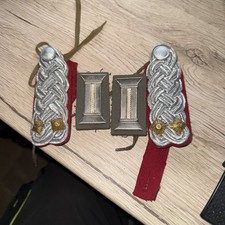 2 Schulterst&uuml;cke eines Oberstleutnants der Truppenluftabwehr der NVA mit 2 Krag.