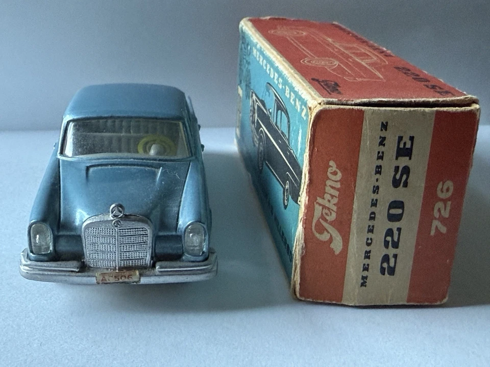 Tekno Denmark 726 Mercedes 220 SE 1:43 - Image 3 of 4