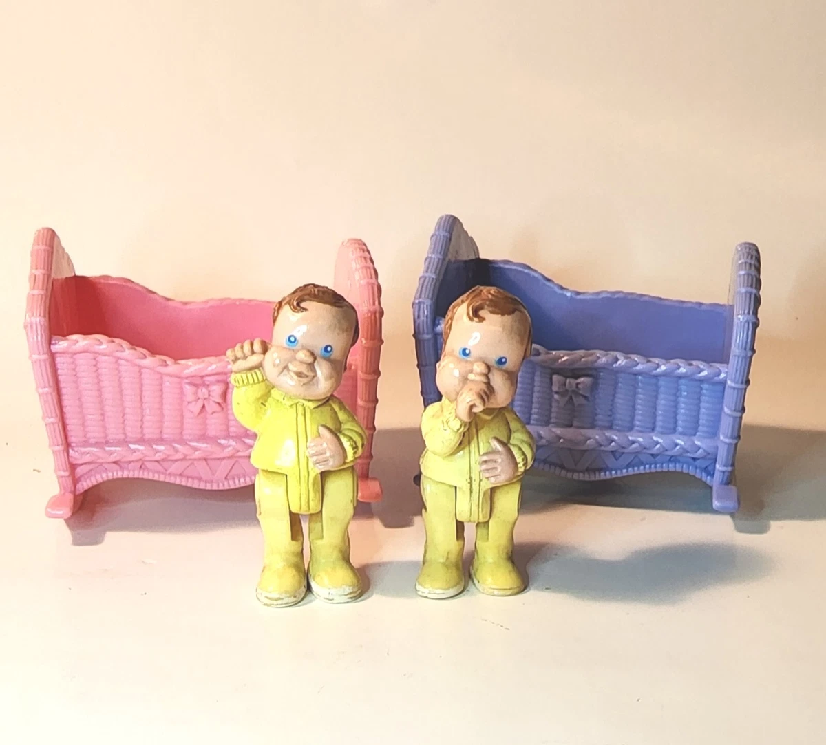 Vintage Fisher Price LOVING FAMILY Baby Twins Crib Dollhouse