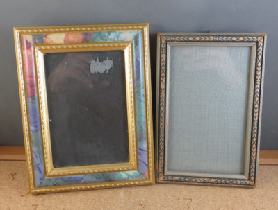 2 Vintage Photo Picture Frames Gold-tone Color & Arrow Pattern W/ Glass 3x5