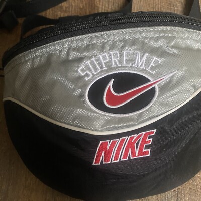 19ss Nike Supreme®︎ Shoulder Bag SILVER Supreme Nike Shoulder Bag Silver - SS19 - US
