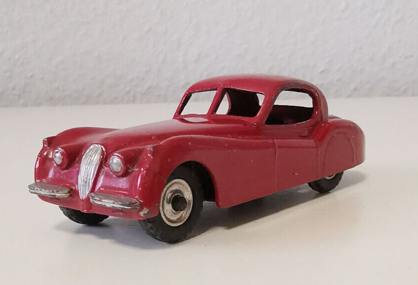 美品　DINKY TOYS JAGUAR XK120 COUPE ミニカー 美品 DINKY TOYS JAGUAR XK120 COUPE ミニカー