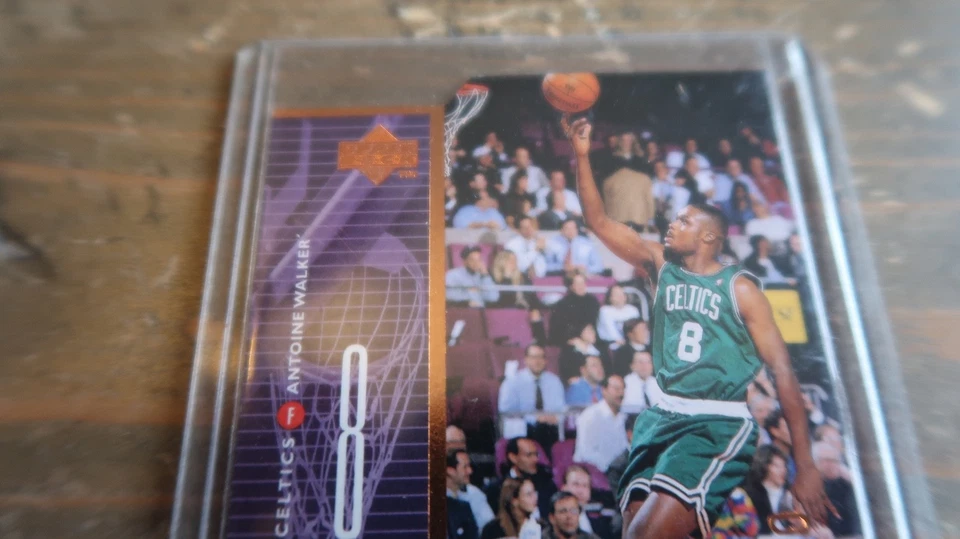 1998-99 Upper Deck AeroDynamics Bronze Basketball Card #A25 Antoine Walker /2000 - Image 2 of 4