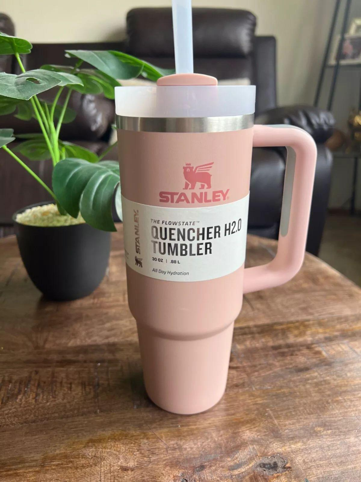 New Stanley 30oz Quencher H2.0 FlowState Tumbler in Pink Dusk