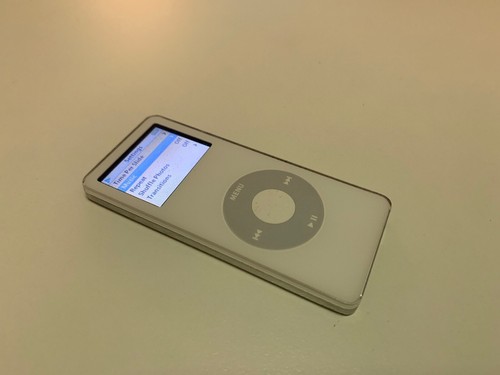 Official Apple iPod Nano 1st Gen Generation 1GB White Model A1137 + Charger - Picture 2 of 12