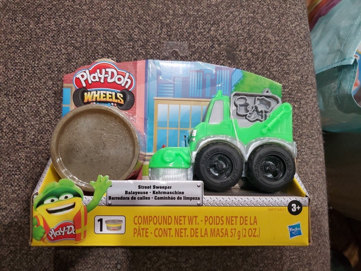 Play-Doh Wheels- Cement ,Street Sweeper, NEW