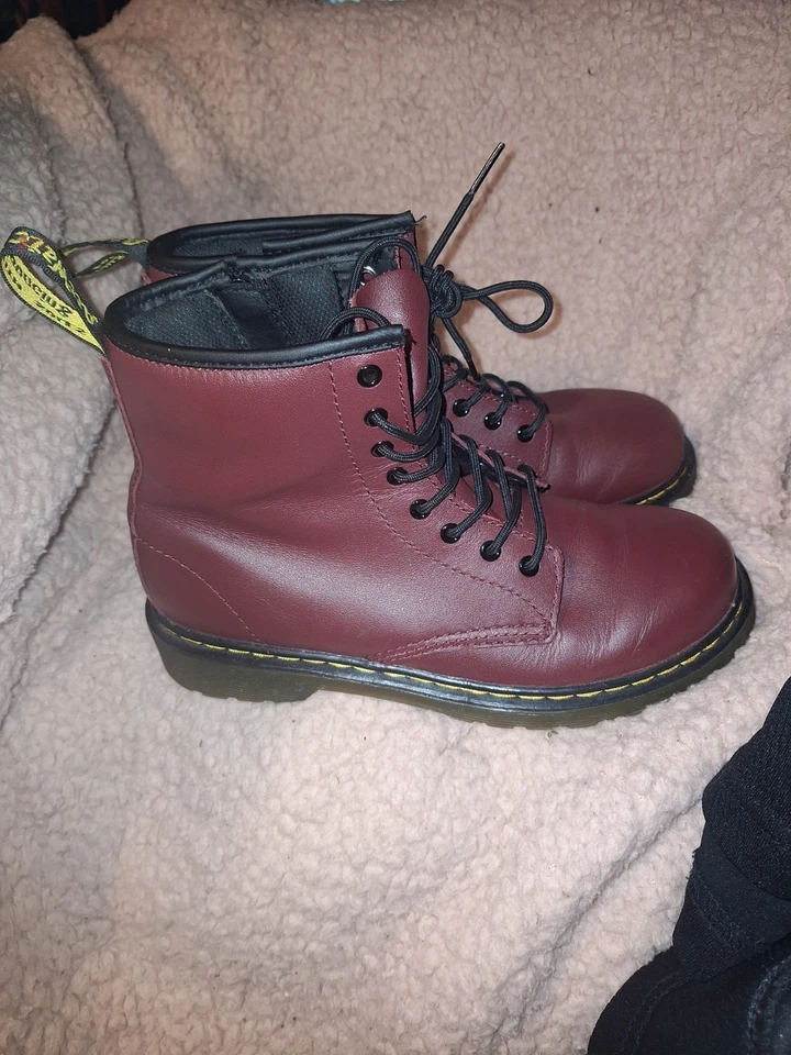 Dr Martins Junior 1460 charol con cordones con cremallera lateral. 1460. Niños Talla 4 Foto 4 de 4