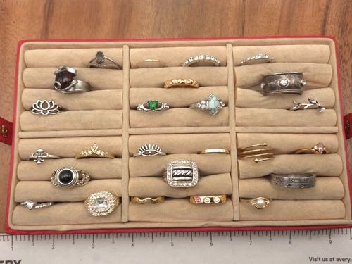 Vintage-Now Costume Fashion Jewelry Rings 25 Piece Mix Tone Crafters Ring Lot #6