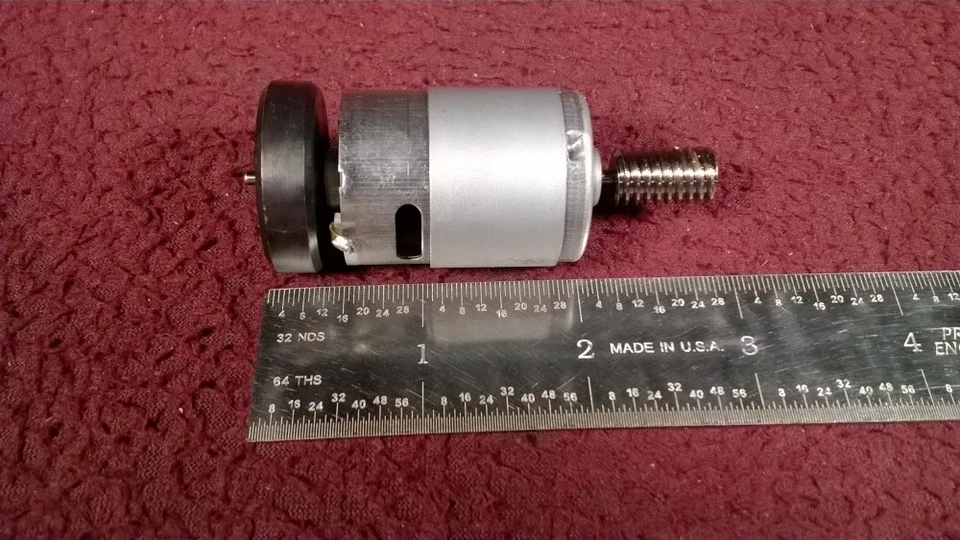 Locomotiva a diesel WEAVER #301 GP38-2 - MOTOR VOLANTE DE AÇO - ENGRENAGEM DE LATÃO - Imagem 4 de 4