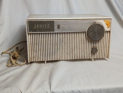 Vintage Zenith Solid State Radio MCM Cream White Tabletop AM Receiver Model J506
