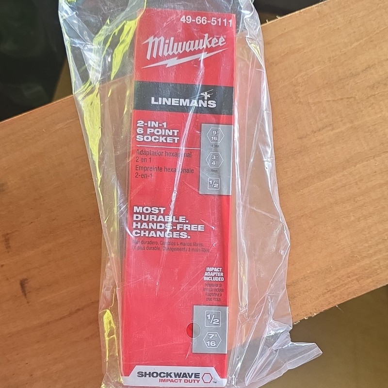 Milwaukee 49-66-5111 Shockwave Lineman's 6pt Socket