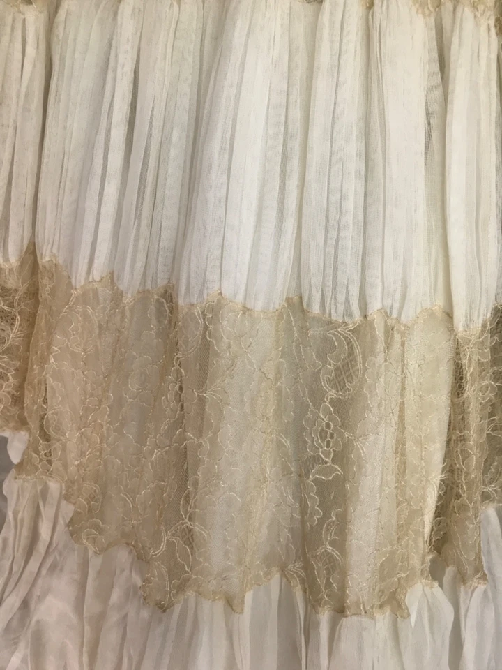 Art Deco MINDELLE 1930’s Wedding gown, ivory, lace, chiffon, satin & long train - Image 3 of 4