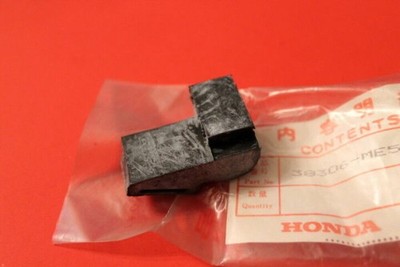 NOS Honda Flasher Relay Rubber Mount OEM 38306-ME5-305