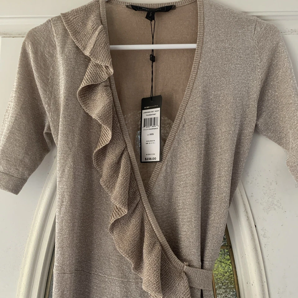 VESTIDO ENVOLVENTE TEJIDO FLORENTINO BCBG MAXAZRIA TALLA XXS NUEVO CON ETIQUETAS COLOR CHAMPÁN $238 Foto 4 de 4