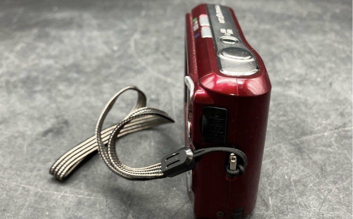 Nikon COOLPIX L20 10.0MP Digital Camera - Deep red for sale