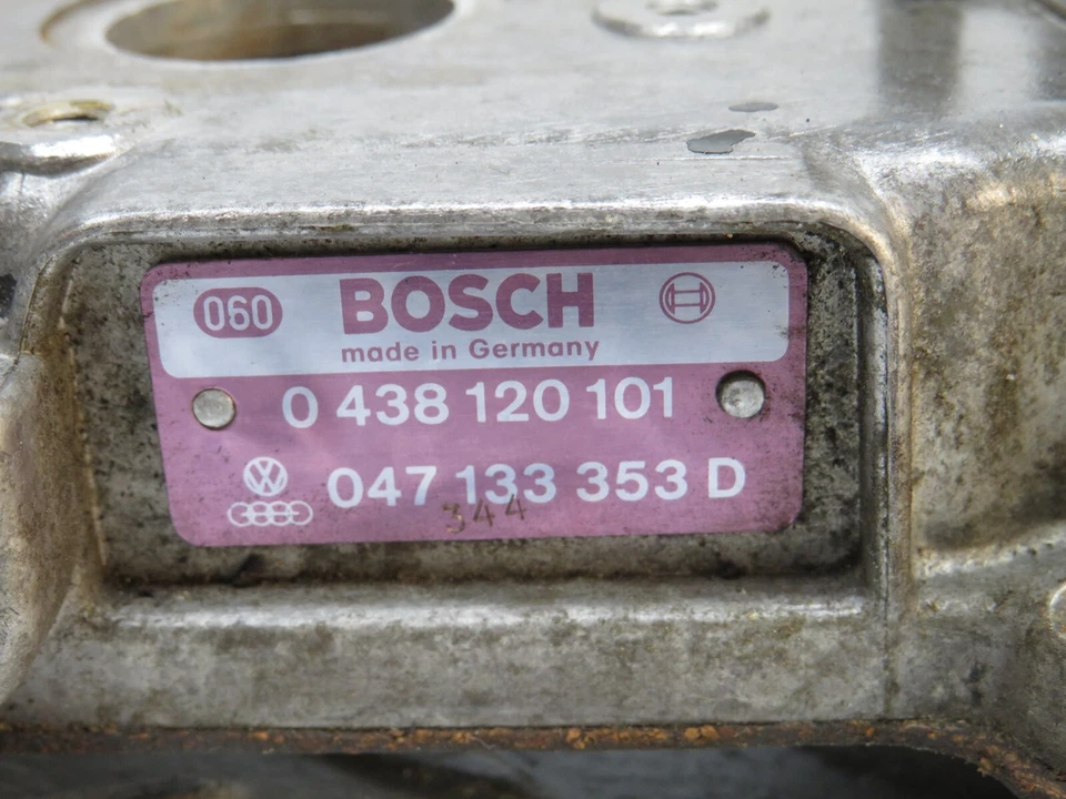 ⚙30012⚙ Porsche 924 Air Flow Mass Meter Sensor Bosch 0438120101 047133353 - Image 2 of 4