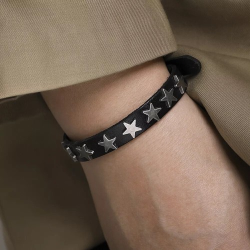 Mens Womens Star Spikes Studded Rivet Bracelet Punk Goth Biker Leather Wristband - Picture 2 of 18