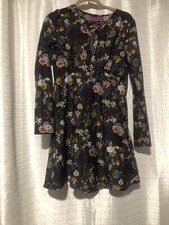 Womens Boohoo long sleeve floral dress Size 4