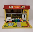 Vintage Fisher Price Little People #931 Play Family Children's Hospital