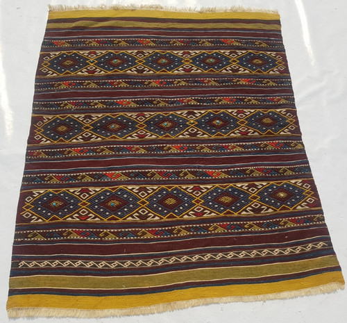 Vintage Traditional Handcrafted Turkish Kilim Rug for Home Décor 138x110 cm