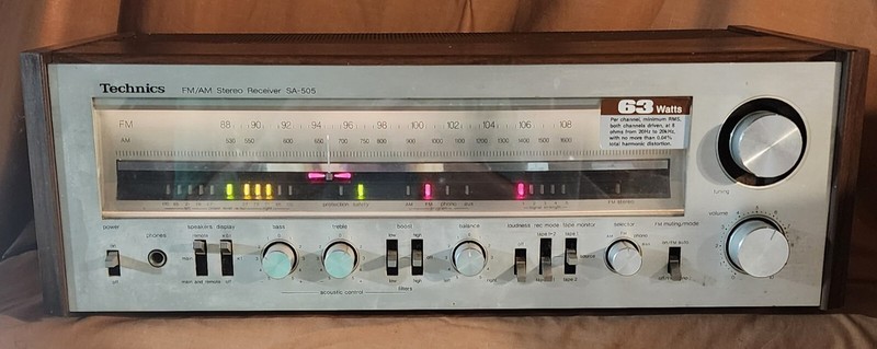Technics SA-505 FM/AM Stereo Receiver POWERS UP