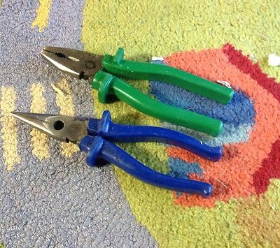 Set of 2 heavy insulated electrical high voltage pliers bull and needle nose new