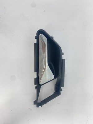 Poignée intérieure droite avant Mercedes W124 1247600261