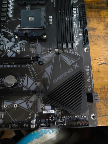 GIGABYTE B550 GAMING X V2 ATX Motherboard - AM4 DDR4 - Photo 5/12
