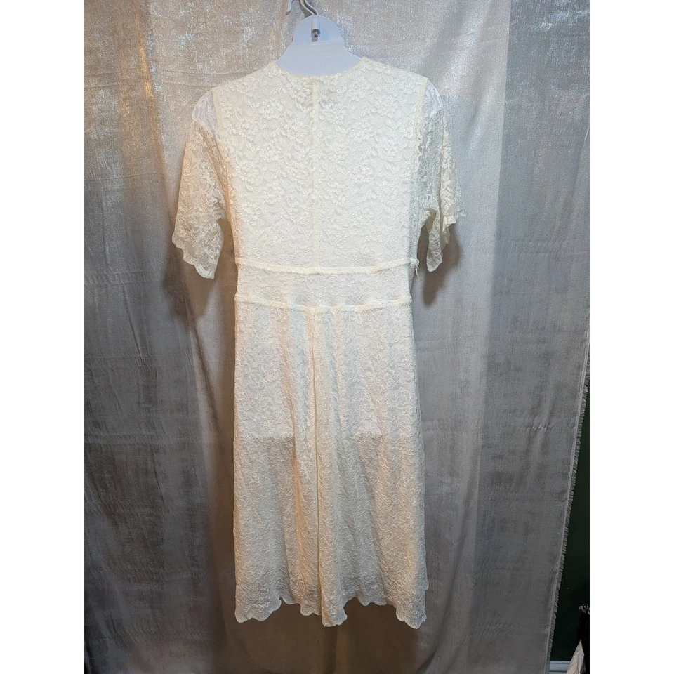 Vestido de novia Kiyonna marfil 2X/3X de encaje cuello cintura imperio manga aleteada boda Foto 3 de 4