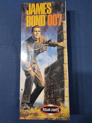 James Bond 007 - Polar Lights - Plastic Model Figure Kit 5035 - 1/8 Scale