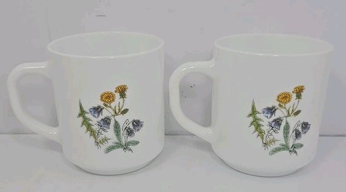 Pair Of Vintage Arcopal France Floral Flower Mug Cups EUC Dandelions - Picture 1 of 5