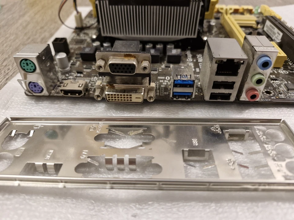 Mainboard Bundle (Asus A88XM-E), AMD A8-7600, 16 GB DDR3 RAM, Sockel FM2+ - Bild 3 von 3