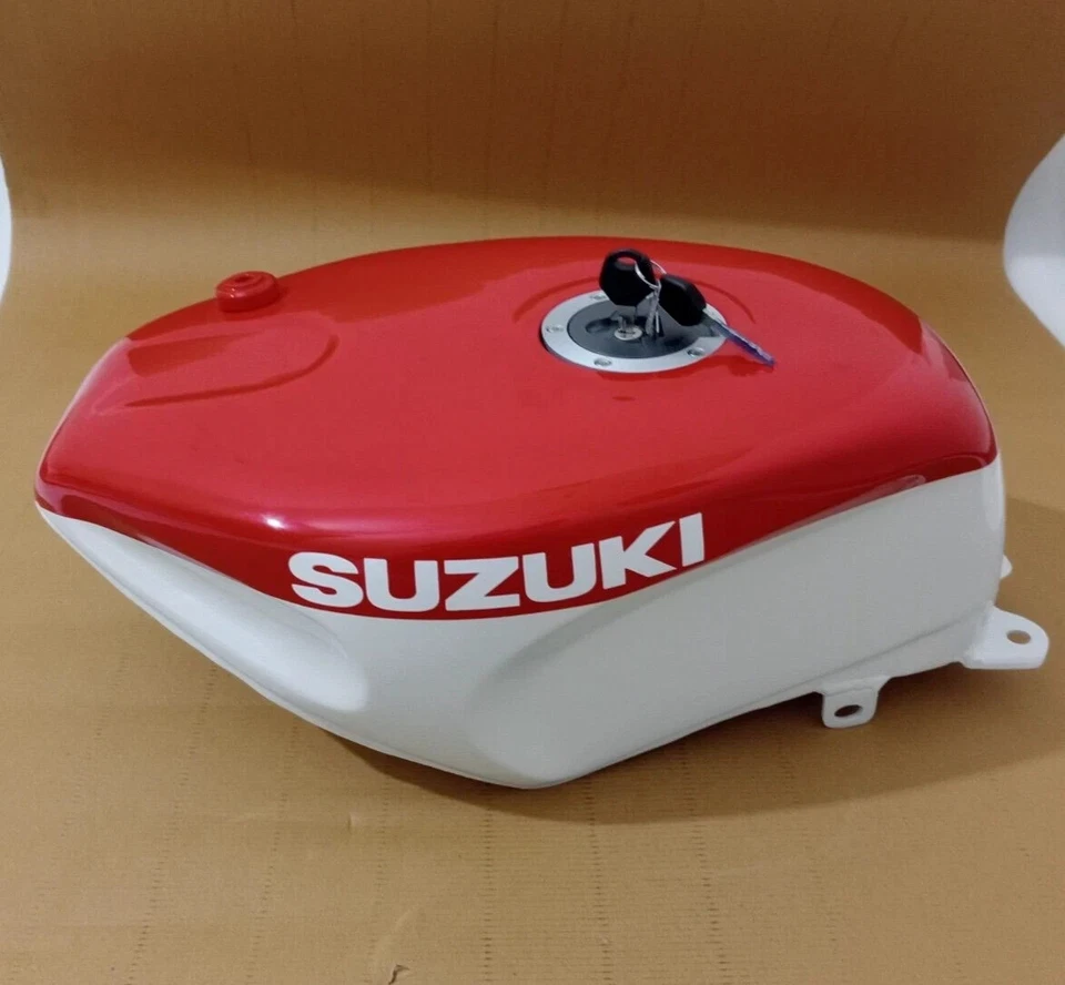Suzuki RGV250 vj22 1991 -1994 Red & White Painted Steel Petrol Tank + Cap |Fit - Image 2 of 4