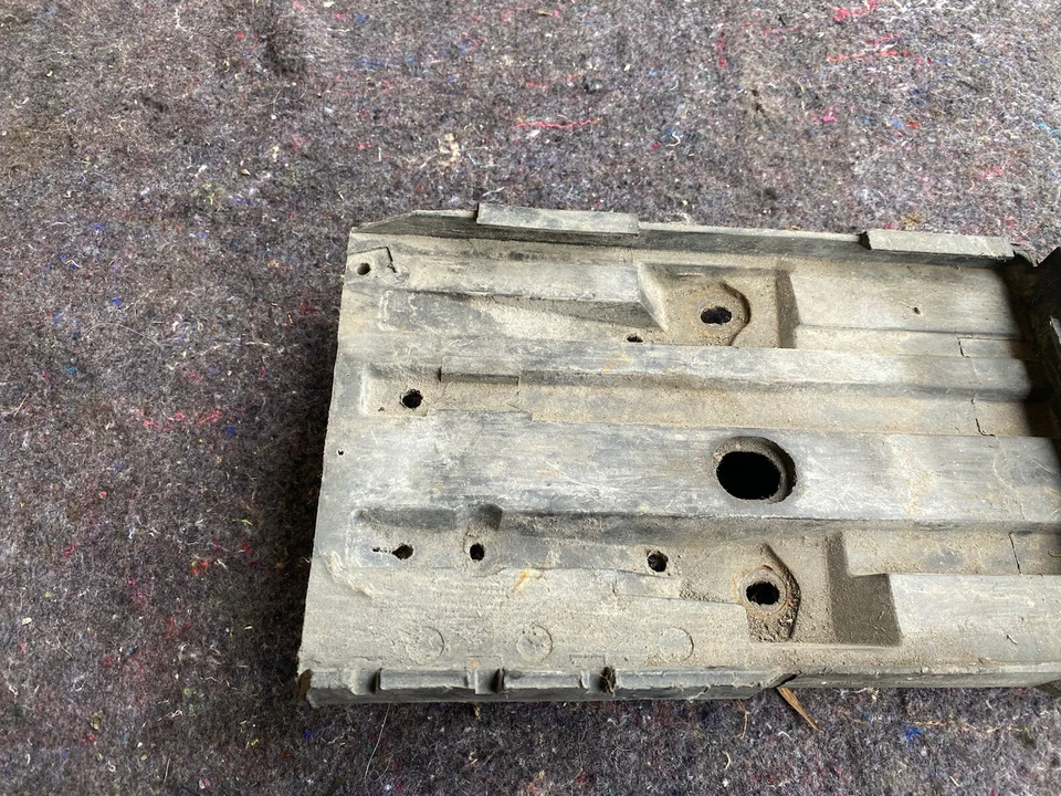 Bandeja de batería de bahía de motor delantero 98-00 Volvo V70R V70 S70 9444453 OEM #1631E Foto 2 de 4