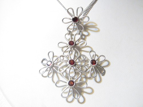 RETRO LARGE STERLING SILVER GENUINE GARNETS FLOWER PENDANT 24" NECKLACE - 13 GR.